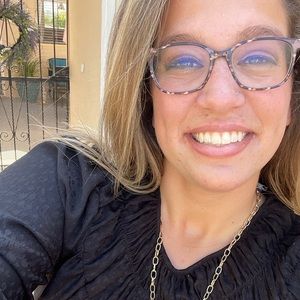 Meet your Posher, Lauren